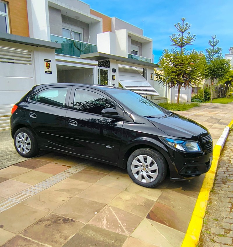ONIX 1.4 MPFI LT 8V FLEX 4P MANUAL - 2014 - FARROUPILHA
