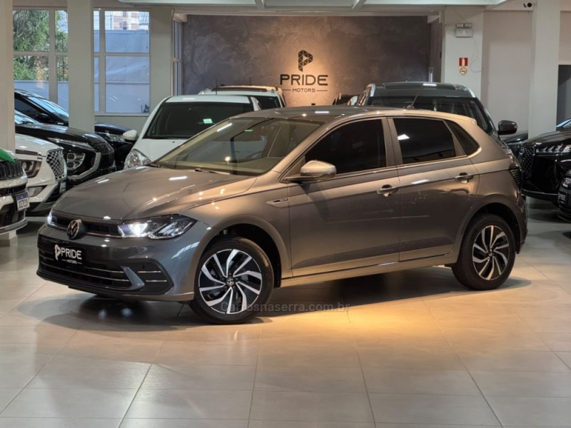 POLO 1.0 170 TSI 12V HIGHLINE FLEX 4P AUTOMÁTICO - 2024 - CAXIAS DO SUL
