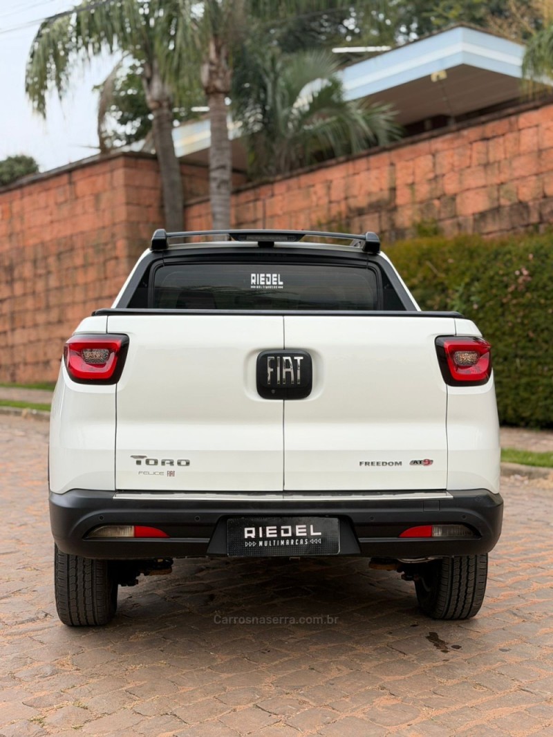 TORO 2.0 16V ULTRA 4X4 AT9 DIESEL 4P AUTOMÁTICO - 2021 - VENâNCIO AIRES