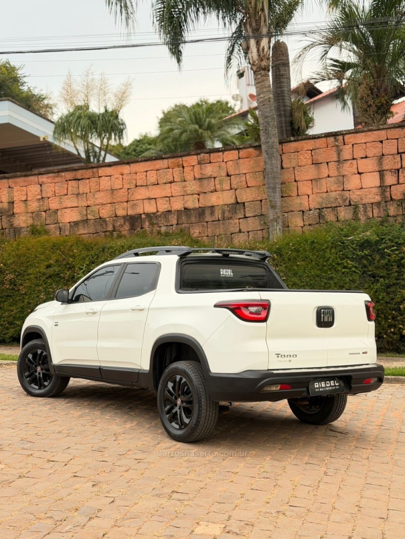 TORO 2.0 16V ULTRA 4X4 AT9 DIESEL 4P AUTOMÁTICO - 2021 - VENâNCIO AIRES