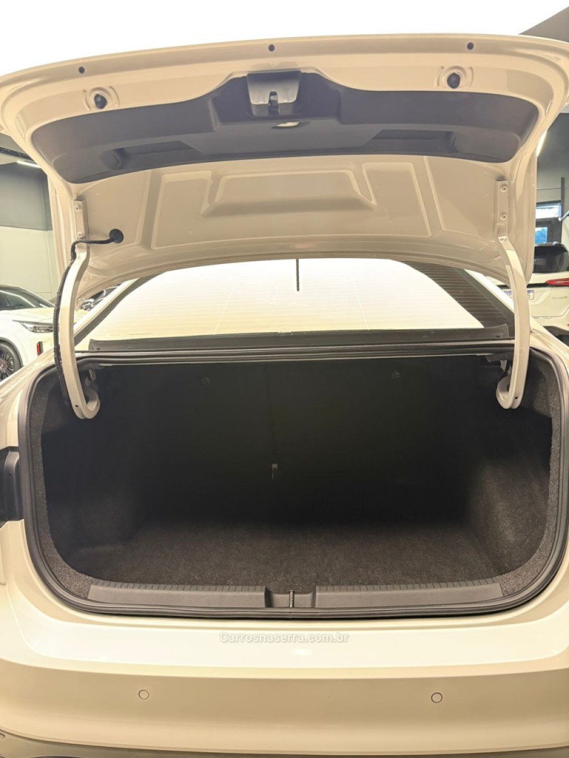 VIRTUS 1.4 250 TSI 16V EXCLUSIVE FLEX 4P AUTOMÁTICO - 2025 - LAJEADO
