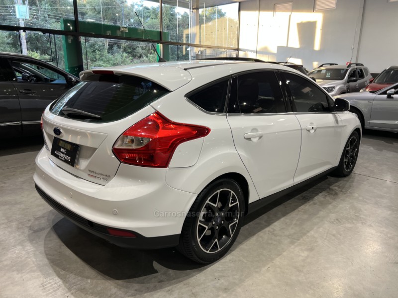 FOCUS 2.0 TITANIUM 16V FLEX 4P AUTOMÁTICO - 2015 - CAXIAS DO SUL