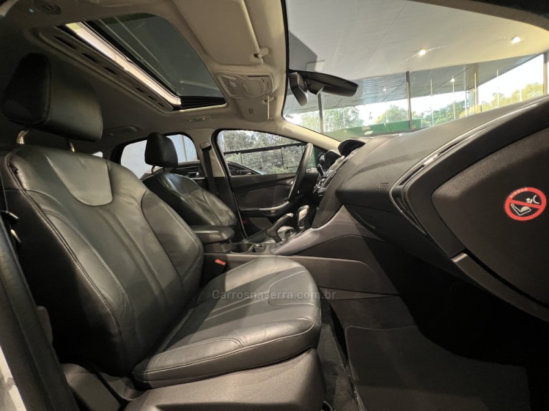 FOCUS 2.0 TITANIUM 16V FLEX 4P AUTOMÁTICO - 2015 - CAXIAS DO SUL