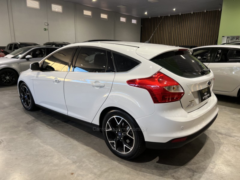 FOCUS 2.0 TITANIUM 16V FLEX 4P AUTOMÁTICO - 2015 - CAXIAS DO SUL