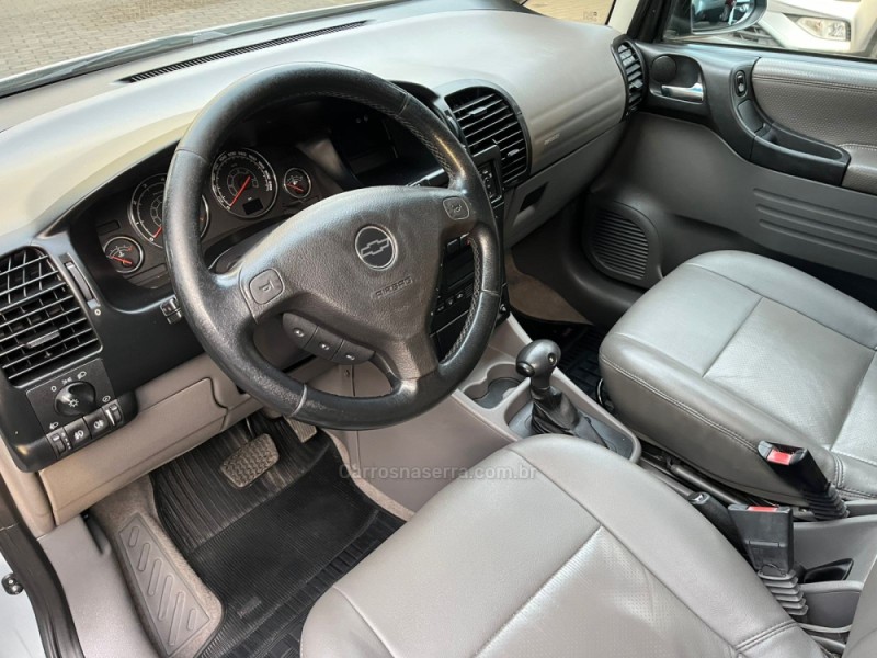 ZAFIRA 2.0 MPFI ELITE 8V FLEX 4P AUTOMÁTICO - 2012 - FELIZ