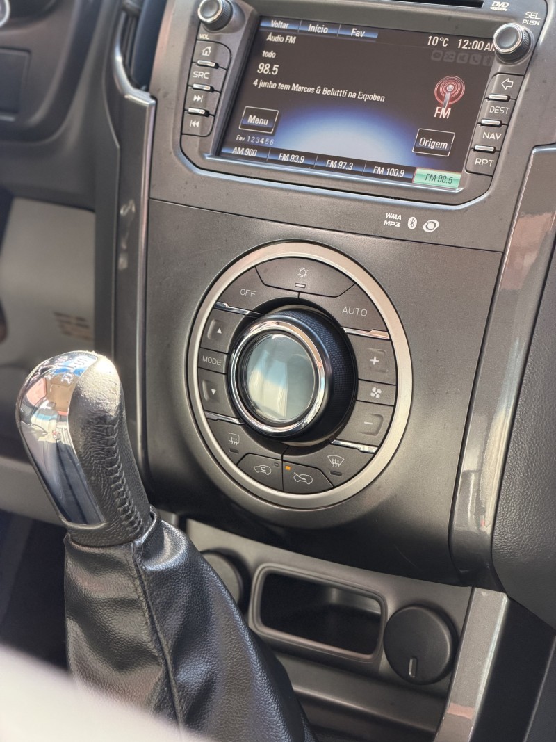 S10 2.4 LTZ 4X2 CD 8V FLEX 4P MANUAL - 2014 - ANTôNIO PRADO
