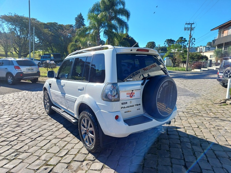 PAJERO TR4 2.0 4X2 16V 140CV FLEX 4P MANUAL - 2015 - FLORES DA CUNHA