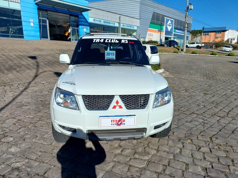 PAJERO TR4 2.0 4X2 16V 140CV FLEX 4P MANUAL - 2015 - FLORES DA CUNHA