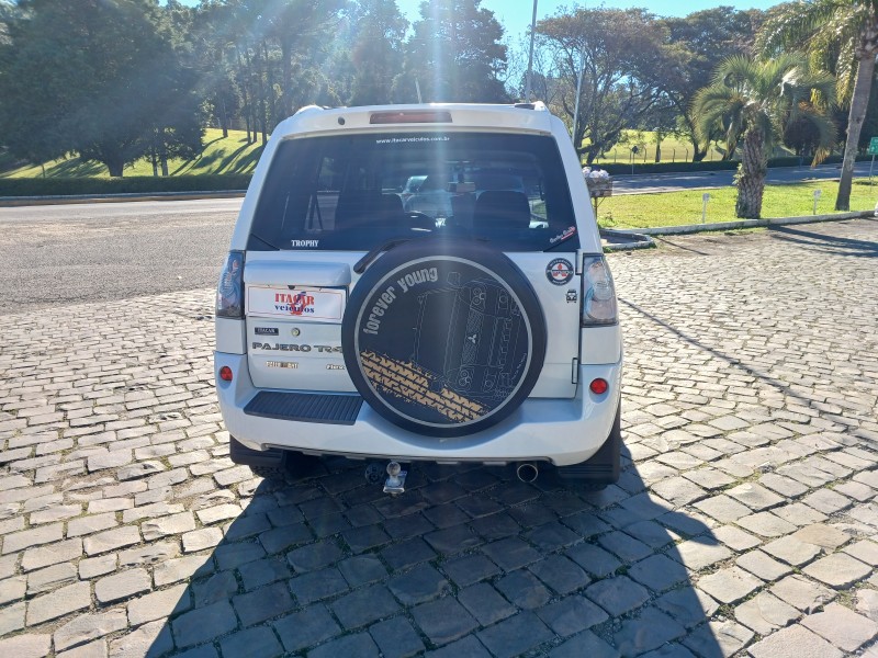 PAJERO TR4 2.0 4X2 16V 140CV FLEX 4P MANUAL - 2015 - FLORES DA CUNHA