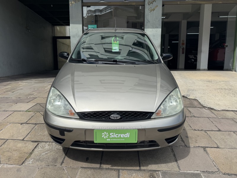FOCUS 1.6 GLX 16V FLEX 4P MANUAL - 2004 - GARIBALDI