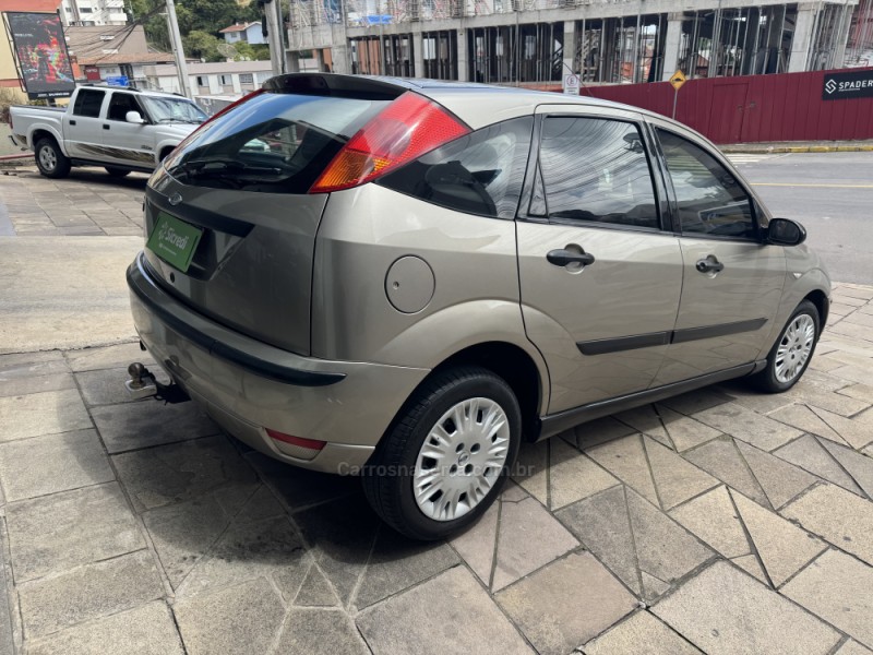 FOCUS 1.6 GLX 16V FLEX 4P MANUAL - 2004 - GARIBALDI