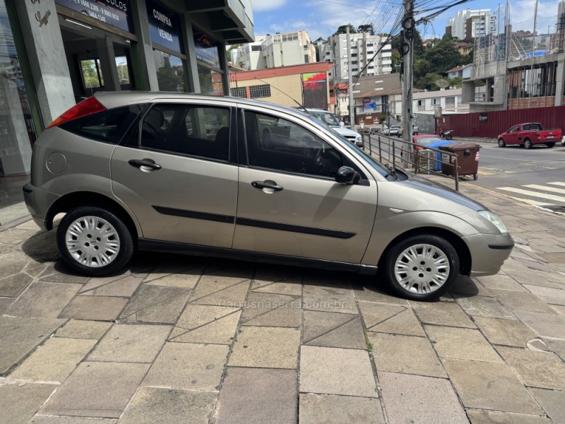 FOCUS 1.6 GLX 16V FLEX 4P MANUAL - 2004 - GARIBALDI