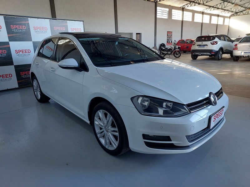 GOLF 1.0 TSI COMFORTLINE 12V TOTAL FLEX 4P MANUAL - 2017 - SãO SEBASTIãO DO CAí