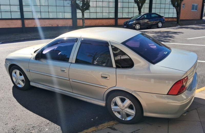 VECTRA 2.0 MPFI EXPRESSION 8V FLEX 4P MANUAL - 2005 - FLORES DA CUNHA