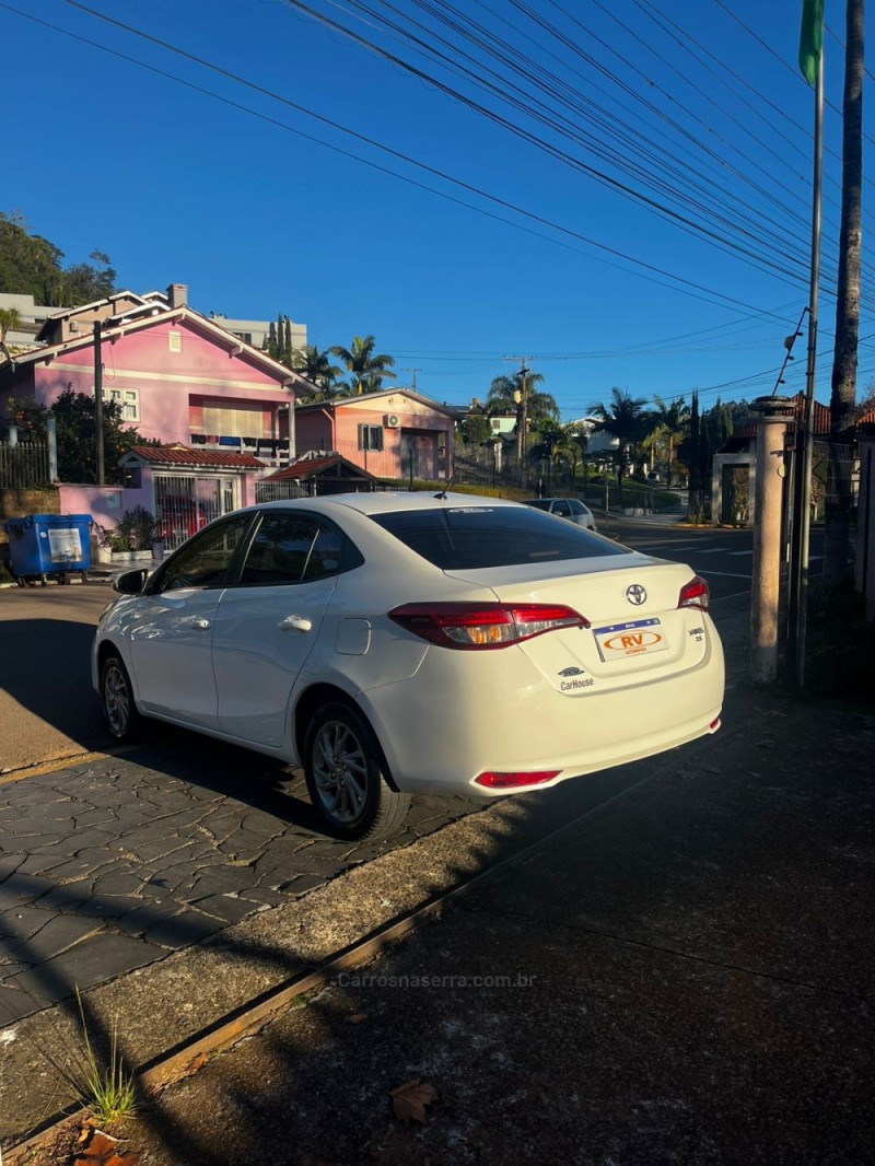 YARIS 1.5 16V FLEX SEDAN XS MULTIDRIVE4 - 2024 - CARLOS BARBOSA
