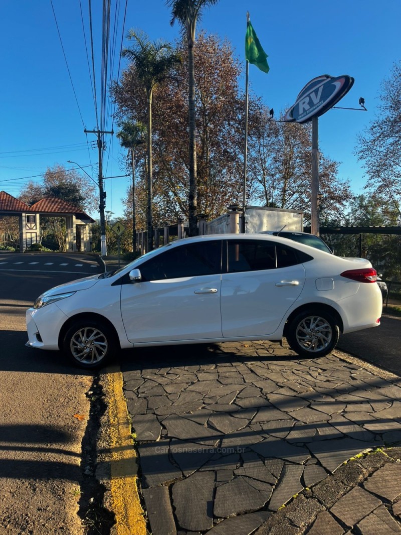 YARIS 1.5 16V FLEX SEDAN XS MULTIDRIVE4 - 2024 - CARLOS BARBOSA