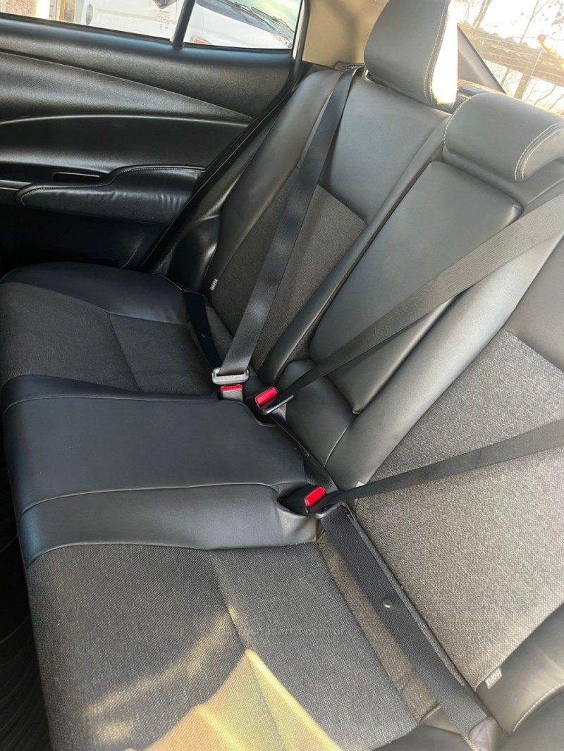 YARIS 1.5 16V FLEX SEDAN XS MULTIDRIVE4 - 2024 - CARLOS BARBOSA