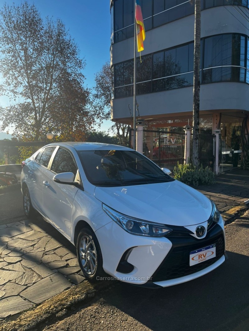 YARIS 1.5 16V FLEX SEDAN XS MULTIDRIVE4 - 2024 - CARLOS BARBOSA