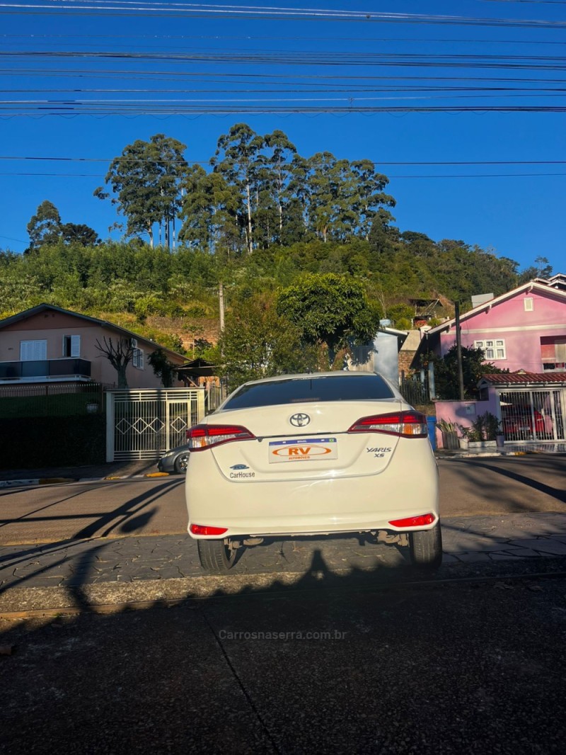 YARIS 1.5 16V FLEX SEDAN XS MULTIDRIVE4 - 2024 - CARLOS BARBOSA