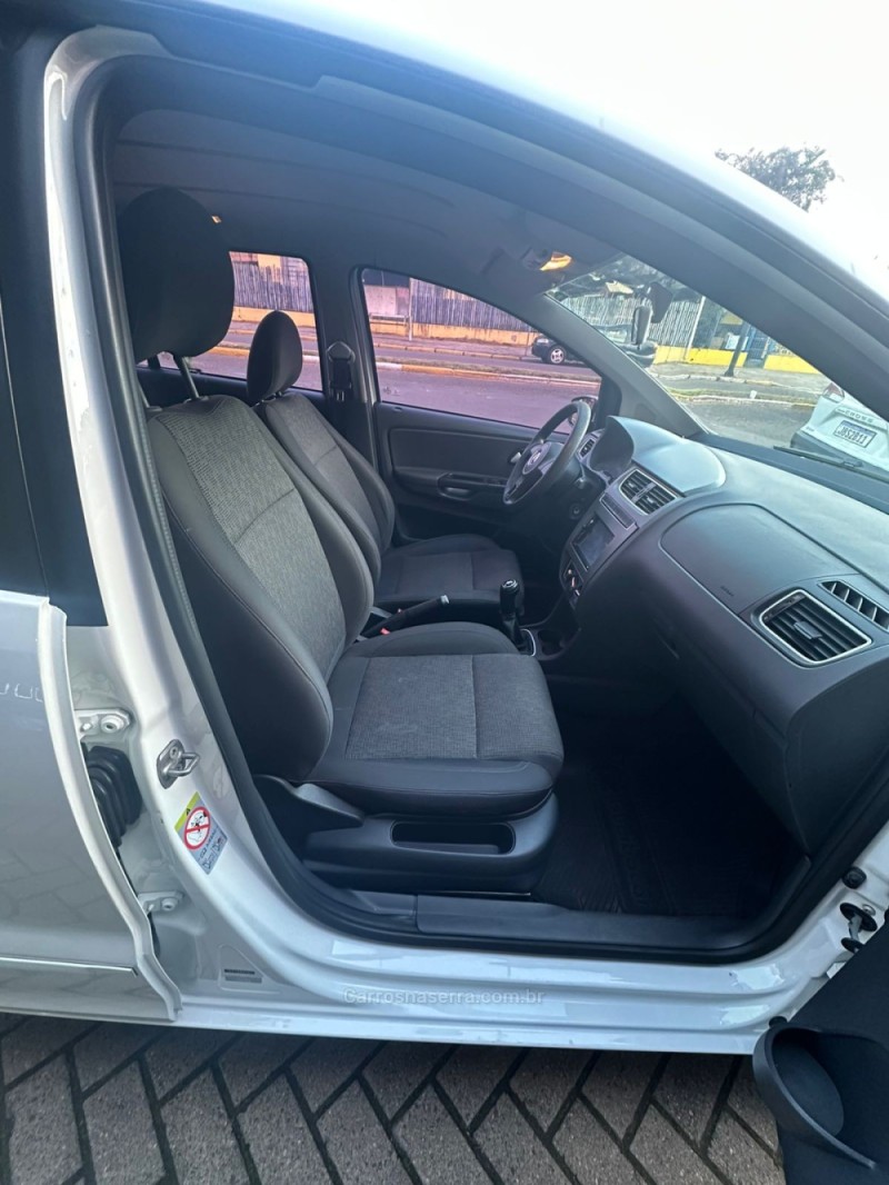 FOX 1.0 MI 8V FLEX 4P MANUAL - 2014 - PAROBé