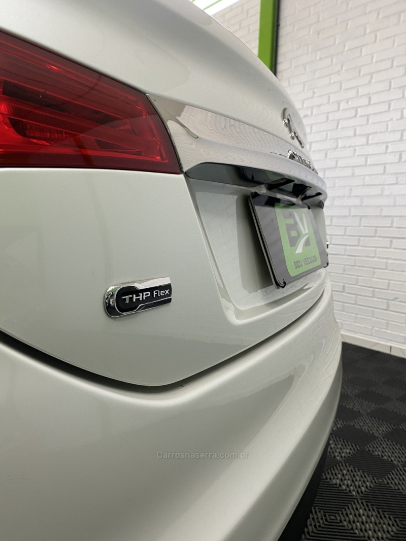 C4 LOUNGE 1.6 EXCLUSIVE 16V TURBO FLEX 4P AUTOMÁTICO - 2015 - VACARIA