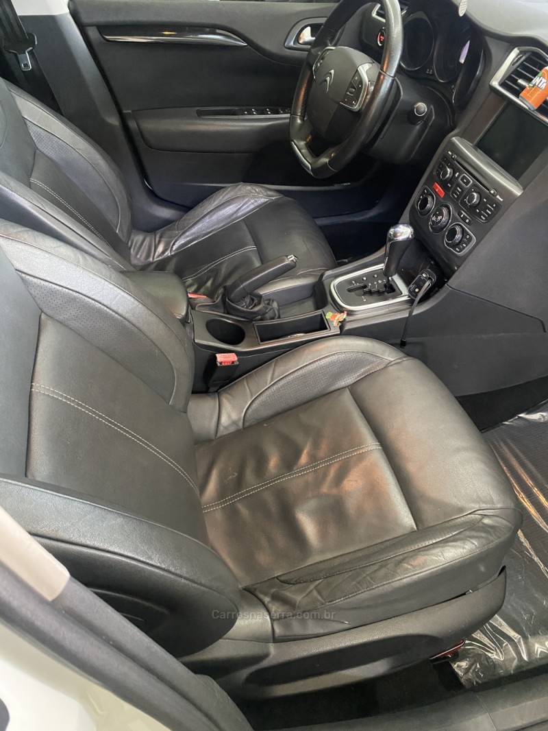 C4 LOUNGE 1.6 EXCLUSIVE 16V TURBO FLEX 4P AUTOMÁTICO - 2015 - VACARIA