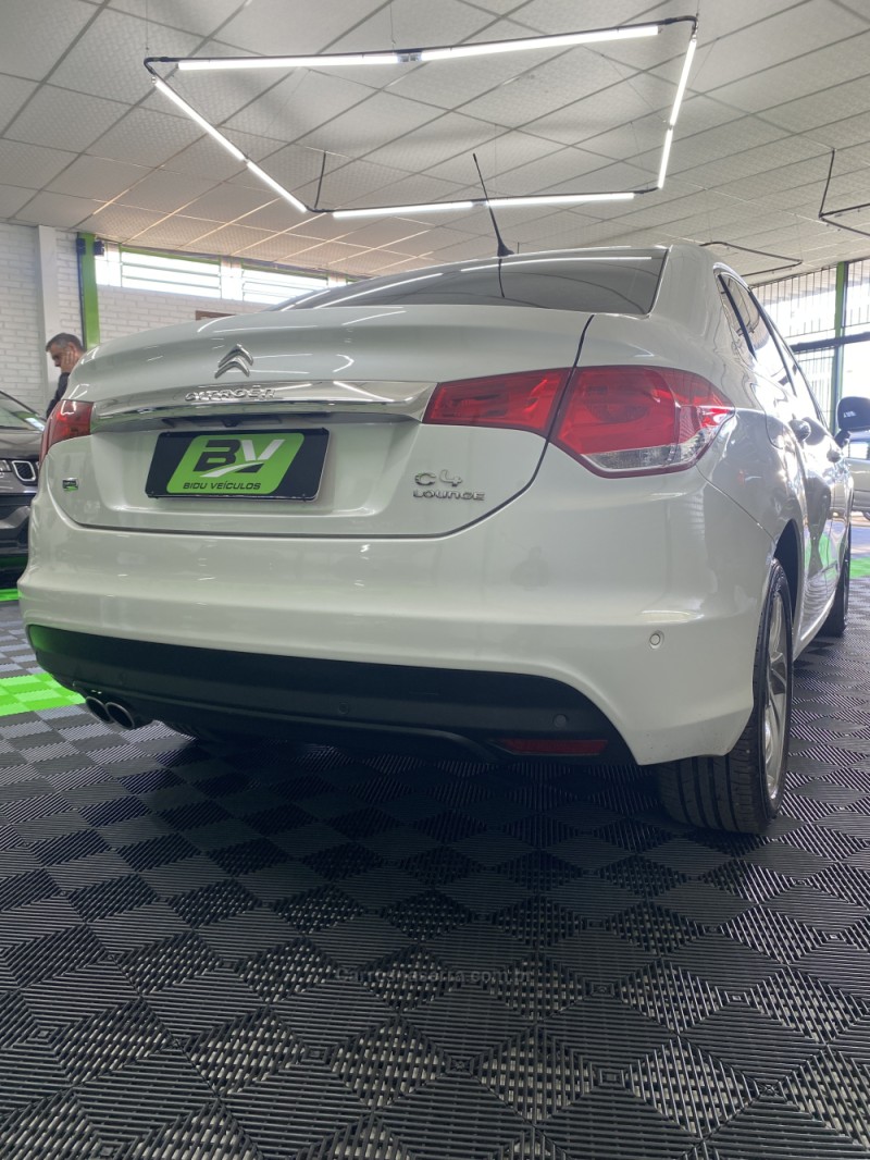 C4 LOUNGE 1.6 EXCLUSIVE 16V TURBO FLEX 4P AUTOMÁTICO - 2015 - VACARIA