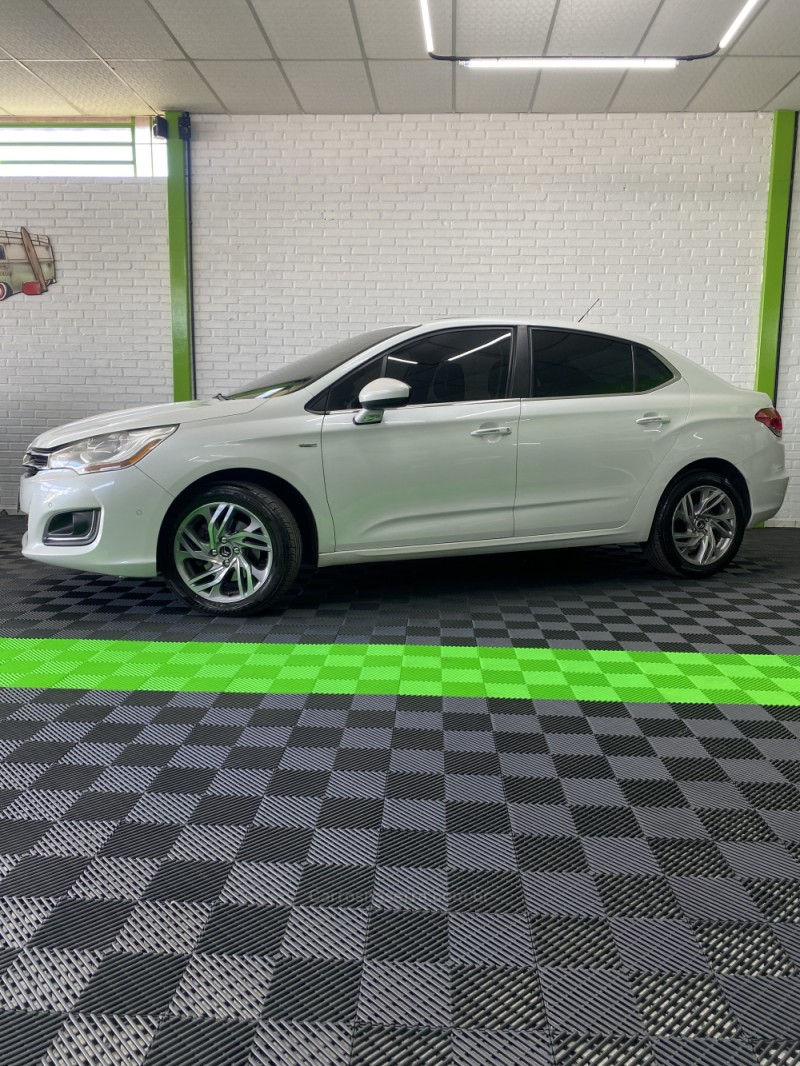 C4 LOUNGE 1.6 EXCLUSIVE 16V TURBO FLEX 4P AUTOMÁTICO - 2015 - VACARIA