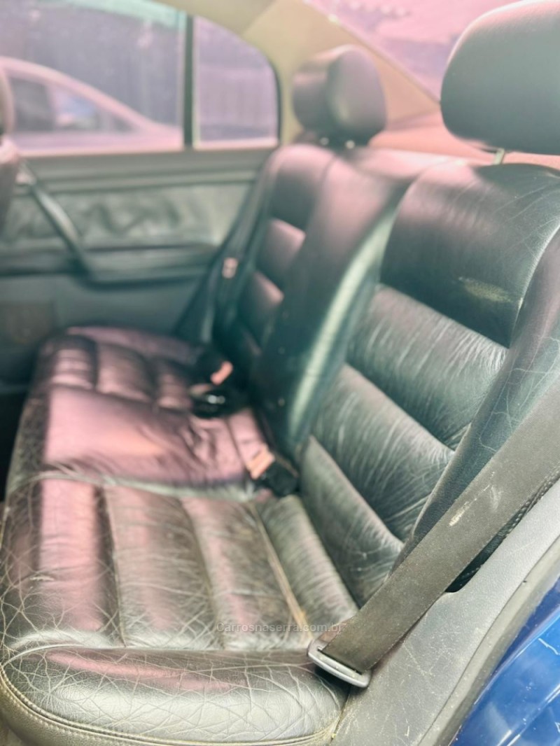 POLO SEDAN 1.6 MI 8V FLEX 4P MANUAL - 2004 - CAXIAS DO SUL