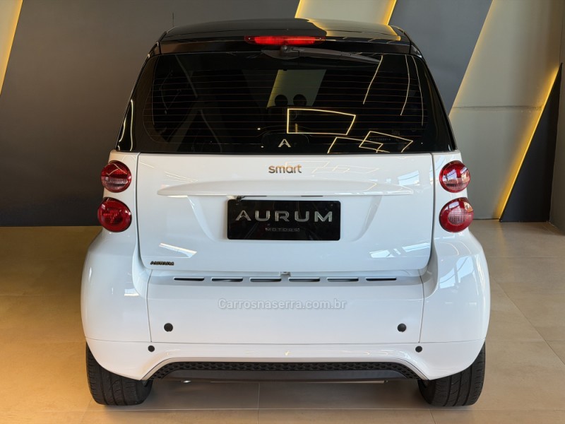 FORTWO 1.0 PASSION COUPÉ 3 CILINDROS 12V GASOLINA 2P AUTOMÁTICO - 2015 - CAXIAS DO SUL