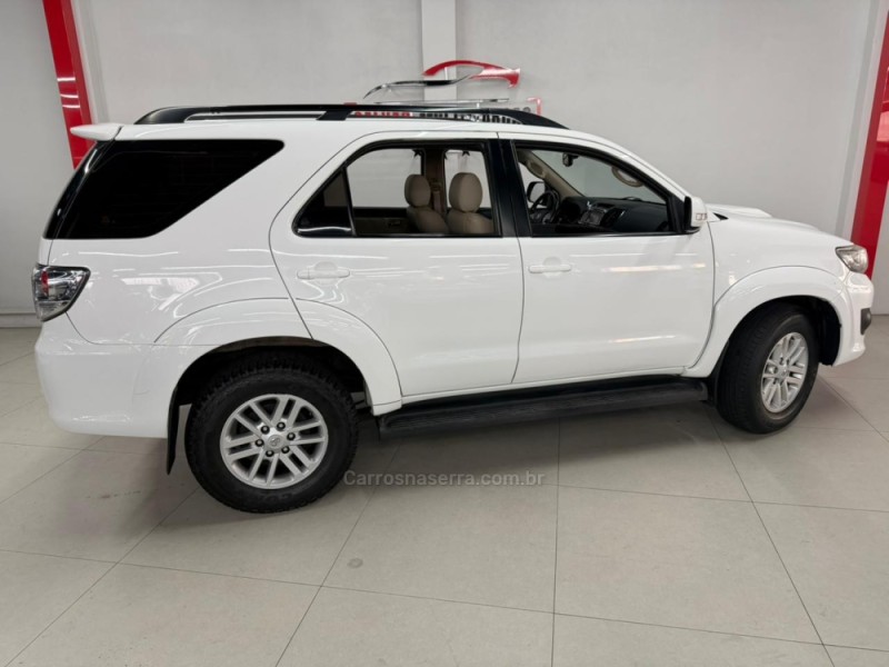 HILUX SW4 3.0 SRV 4X4 7 LUGARES 16V TURBO INTERCOOLER DIESEL 4P AUTOMÁTICO - 2014 - CAXIAS DO SUL