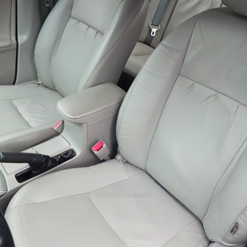 COROLLA 2.0 XEI 16V FLEX 4P AUTOMÁTICO - 2014 - PASSO FUNDO