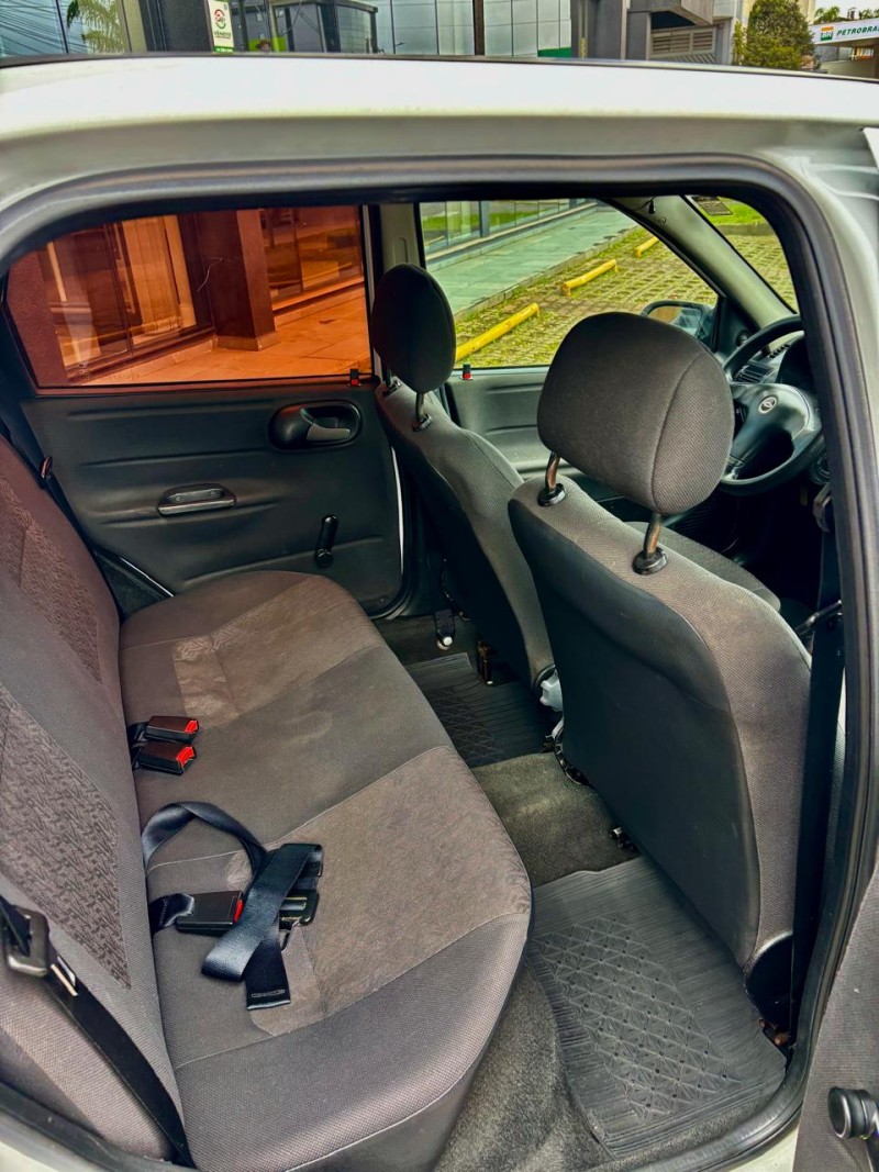 CORSA 1.0 MPFI CLASSIC SEDAN LIFE 8V FLEX 4P MANUAL - 2006 - CAXIAS DO SUL