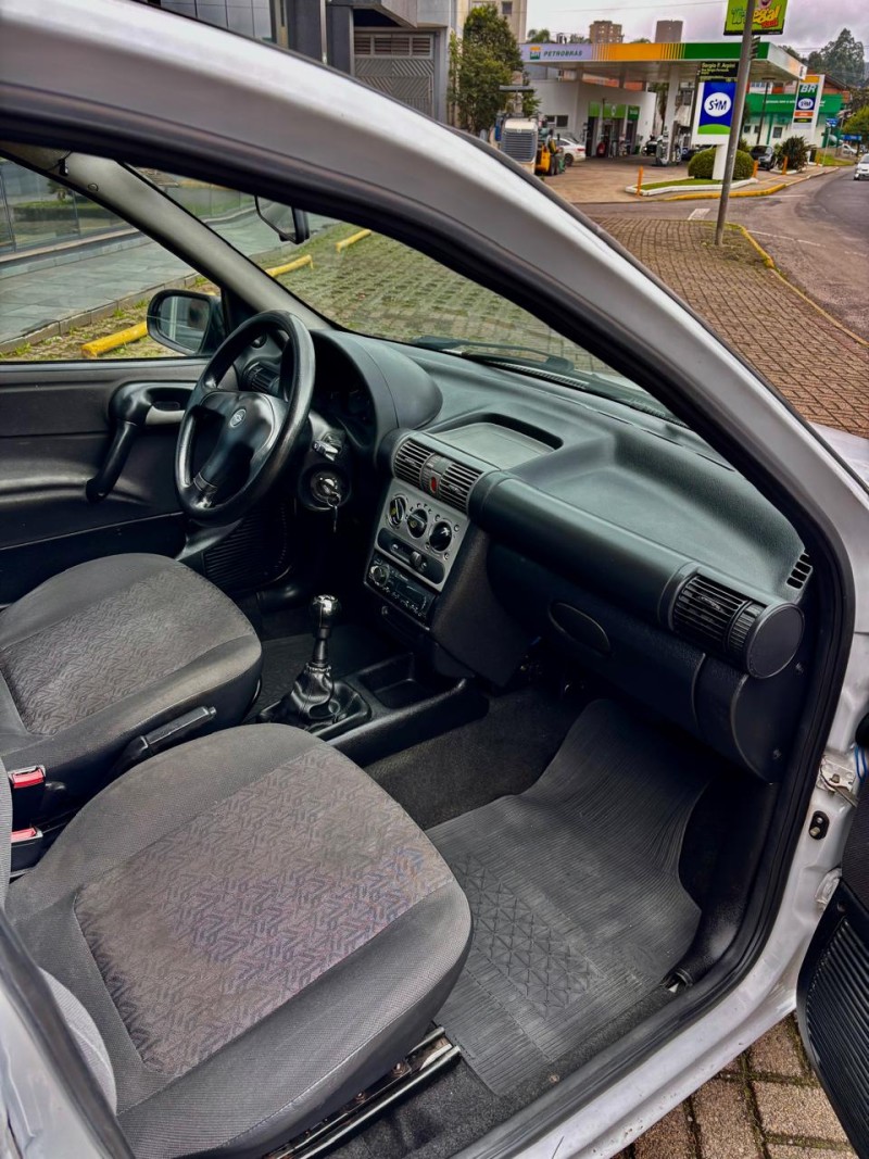 CORSA 1.0 MPFI CLASSIC SEDAN LIFE 8V FLEX 4P MANUAL - 2006 - CAXIAS DO SUL