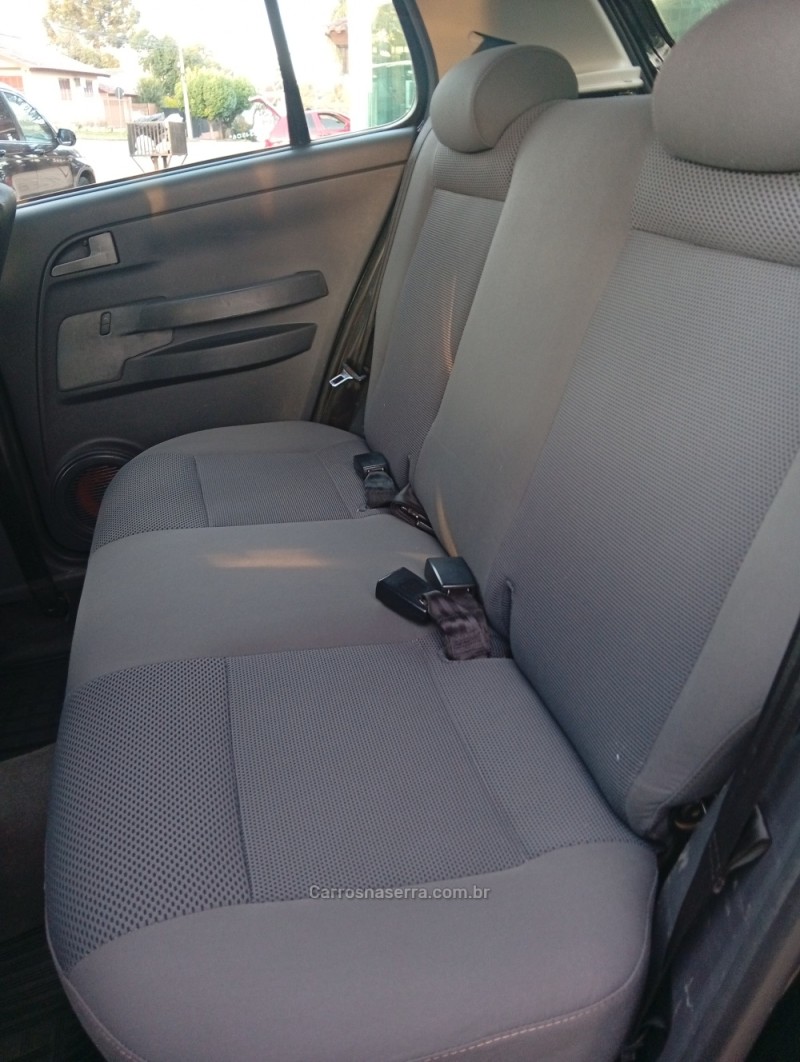 FOX 1.0 MI TRENDLINE 8V FLEX 4P MANUAL - 2010 - PASSO FUNDO