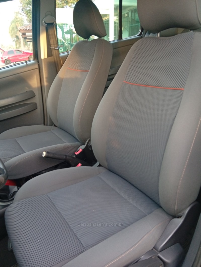 FOX 1.0 MI TRENDLINE 8V FLEX 4P MANUAL - 2010 - PASSO FUNDO