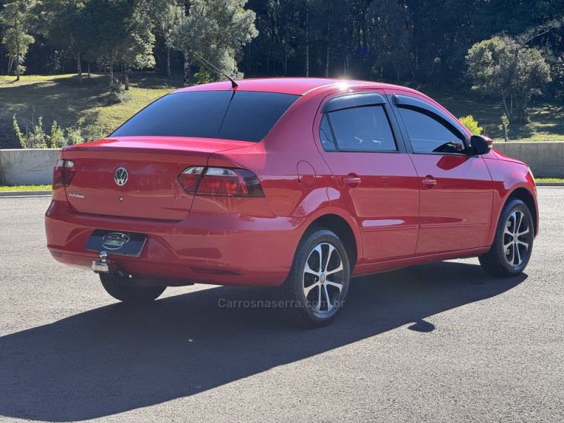 VOYAGE 1.0 MI CITY 8V FLEX 4P MANUAL - 2013 - GRAMADO
