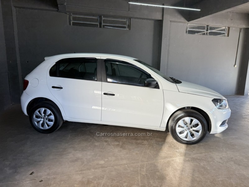GOL 1.0 MI TRENDLINE 8V FLEX 4P MANUAL - 2015 - MUçUM