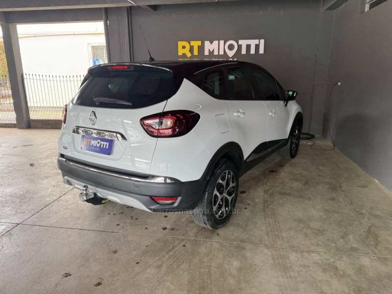 CAPTUR 2.0 16V FLEX INTENSE AUTOMÁTICO - 2018 - MUçUM
