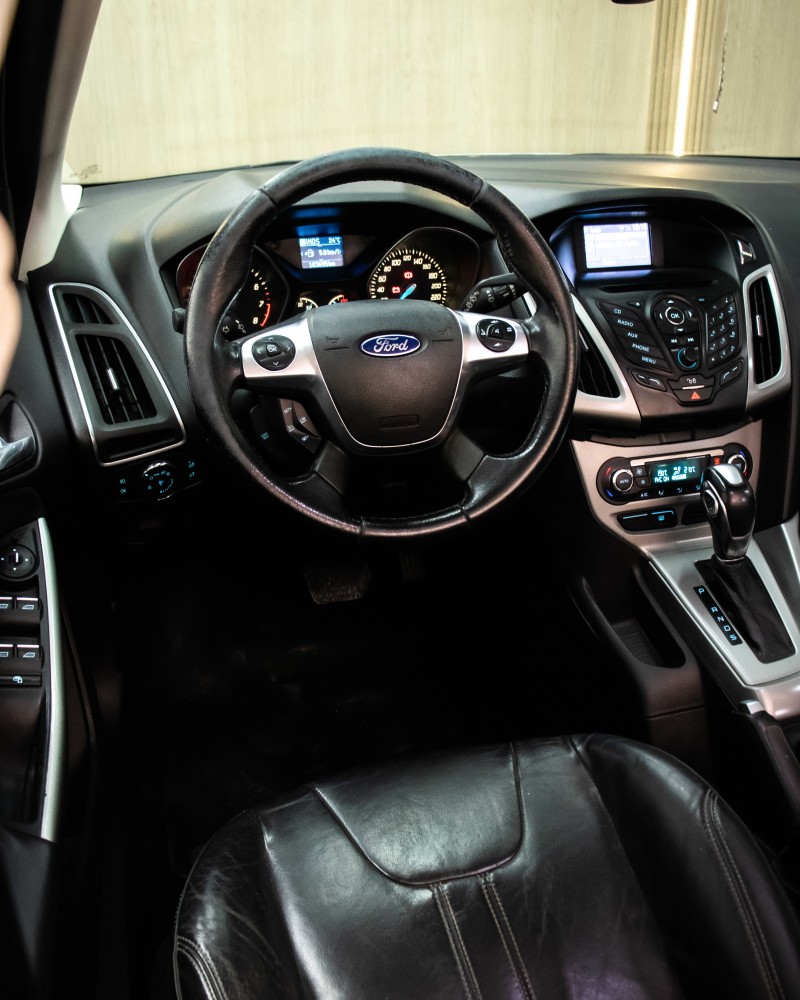 FOCUS 2.0 SE PLUS 16V FLEX 4P AUTOMÁTICO - 2014 - CAXIAS DO SUL