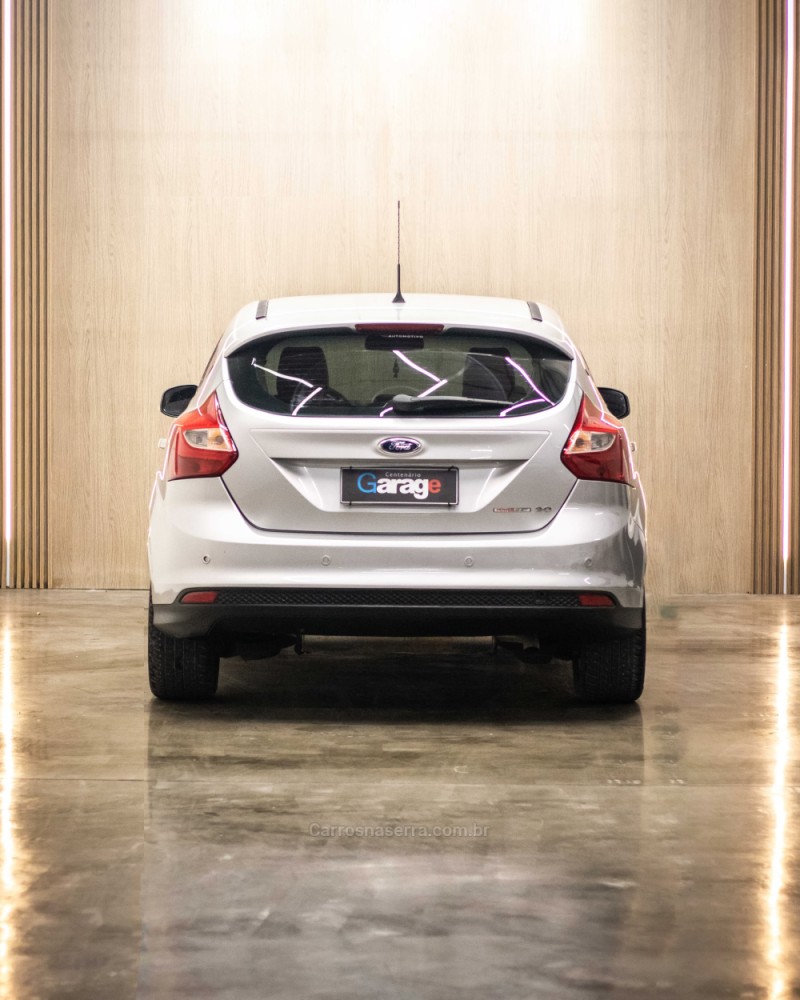 FOCUS 2.0 SE PLUS 16V FLEX 4P AUTOMÁTICO - 2014 - CAXIAS DO SUL