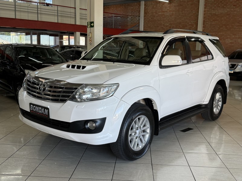HILUX SW4 3.0 SRV 4X4 16V TURBO INTERCOOLER DIESEL 4P AUTOMÁTICO