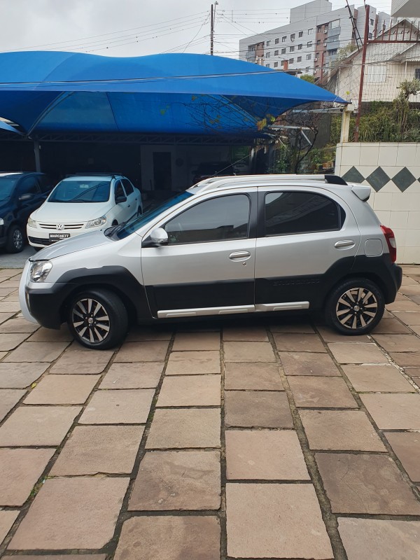 ETIOS CROSS 1.5 16V FLEX 4P MANUAL - 2014 - CAXIAS DO SUL