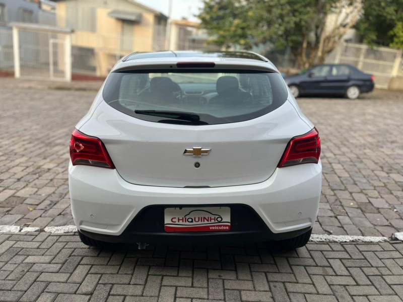ONIX 1.4 MPFI LT 8V FLEX 4P MANUAL - 2018 - CAXIAS DO SUL