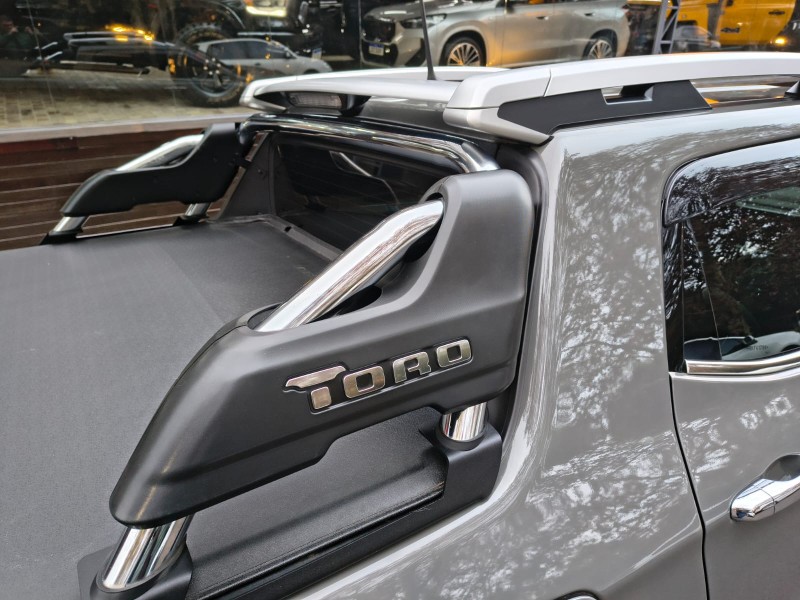 TORO 2.0 16V TURBO DIESEL VOLCANO AT9 4X4 AUTOMÁTICO - 2024 - DOIS IRMãOS