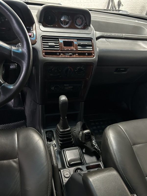 PAJERO 3.0 GLS-B 4X4 V6 24V GASOLINA 2P MANUAL - 2000 - CAXIAS DO SUL