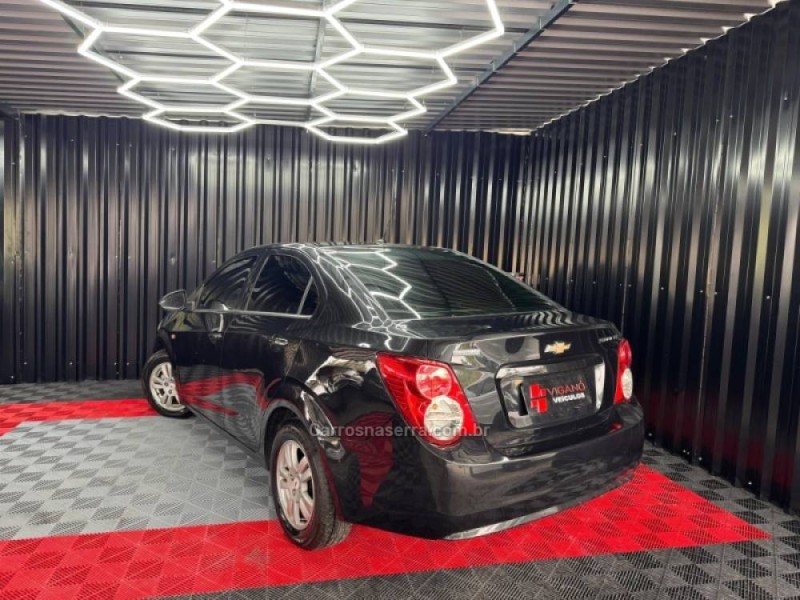 SONIC 1.6 LT SEDAN 16V FLEX 4P AUTOMÁTICO - 2013 - CAXIAS DO SUL