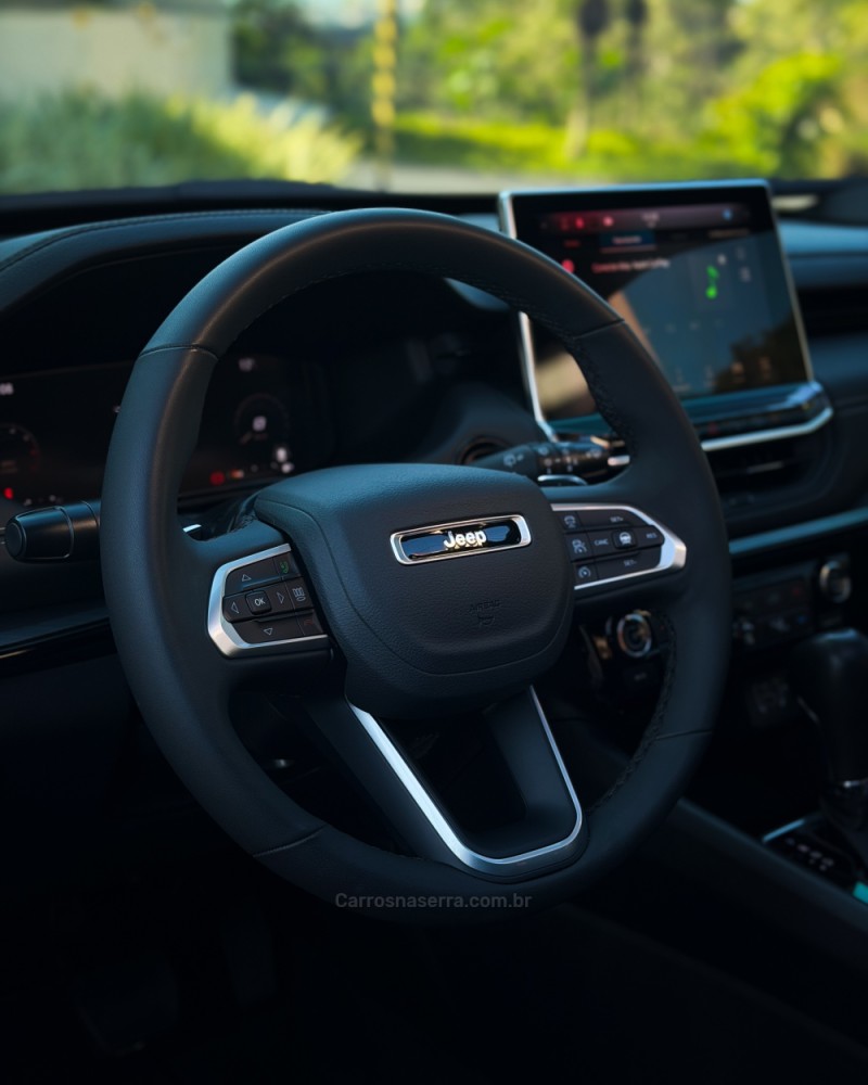 COMPASS 2.0 BLACKHAWK 4 TURBO GASOLINA 4P AUTOMÁTICO - 2025 - NOVO HAMBURGO