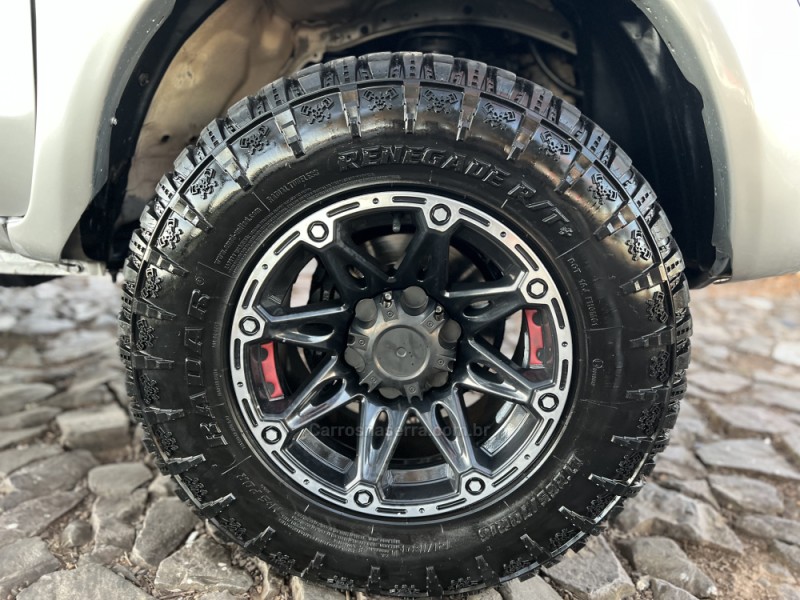 HILUX 2.5 4X4 16V TURBO DIESEL 2P MANUAL - 2009 - DOIS IRMãOS