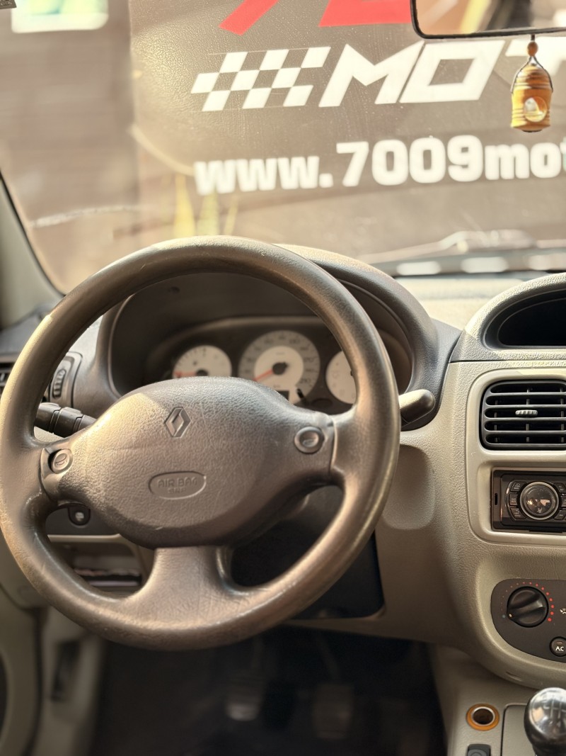 CLIO 1.6 EXPRESSION 16V FLEX 4P MANUAL - 2005 - CAXIAS DO SUL